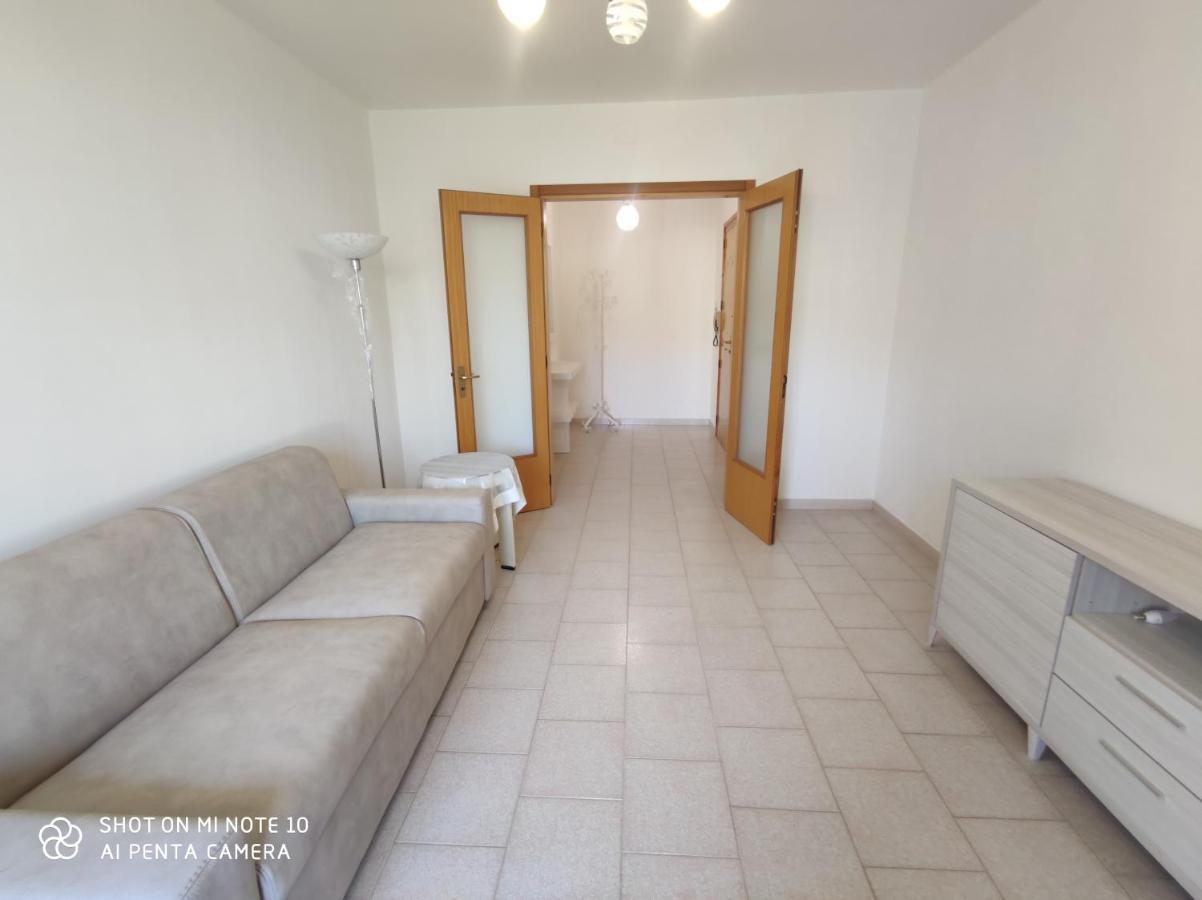 Casa Di Gigi- Comodo Appartamento In 加拉蒂纳 外观 照片
