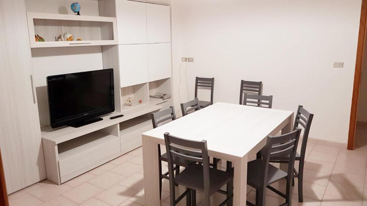 Casa Di Gigi- Comodo Appartamento In 加拉蒂纳 外观 照片