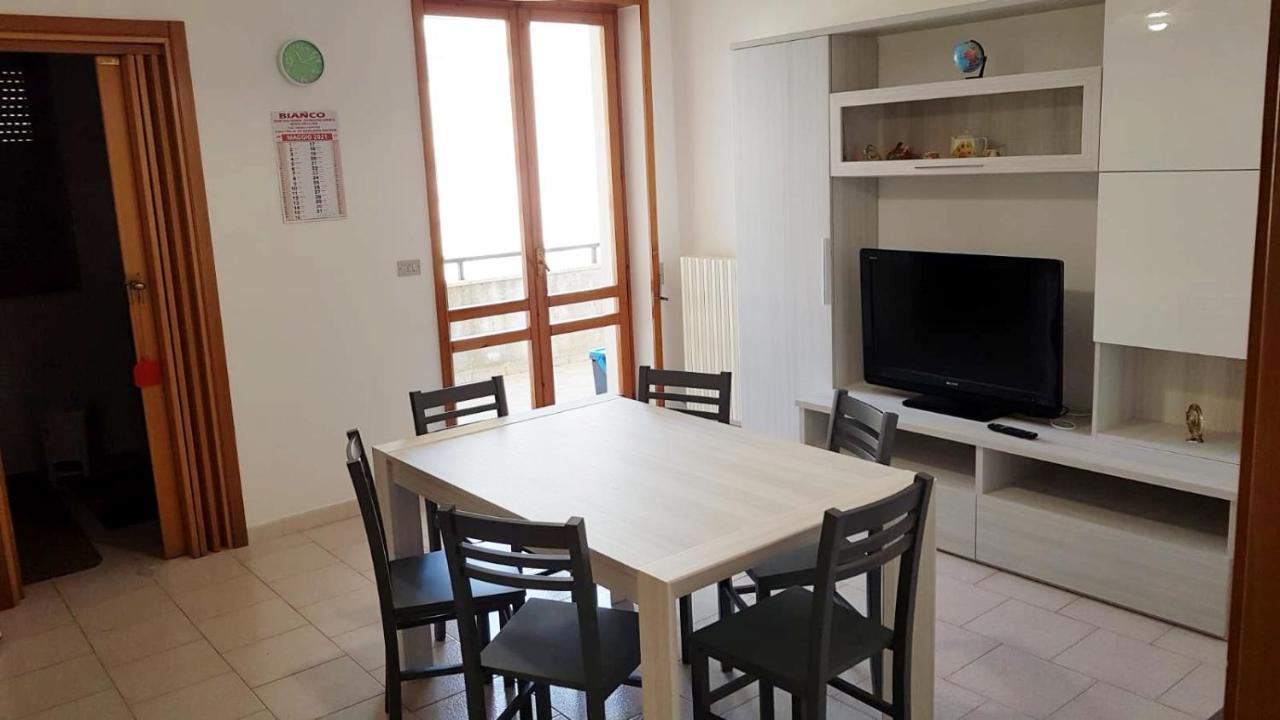 Casa Di Gigi- Comodo Appartamento In 加拉蒂纳 外观 照片