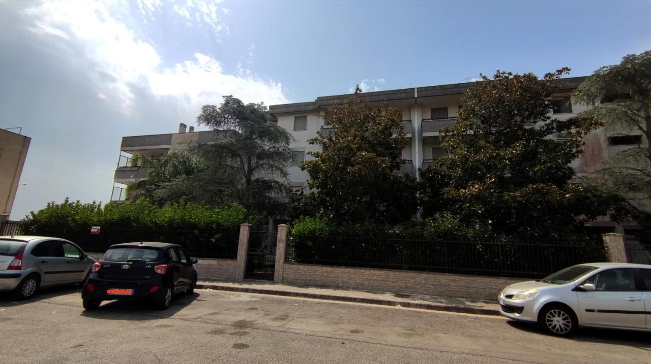 Casa Di Gigi- Comodo Appartamento In 加拉蒂纳 外观 照片