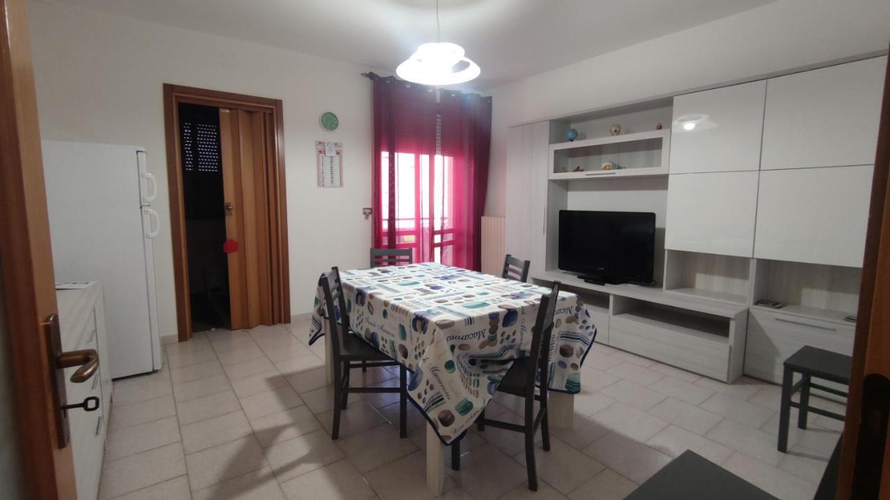 Casa Di Gigi- Comodo Appartamento In 加拉蒂纳 外观 照片